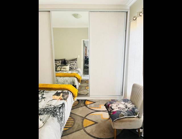 2 BEDROOM HOUSE FOR SALE IN SOUTH HILLS